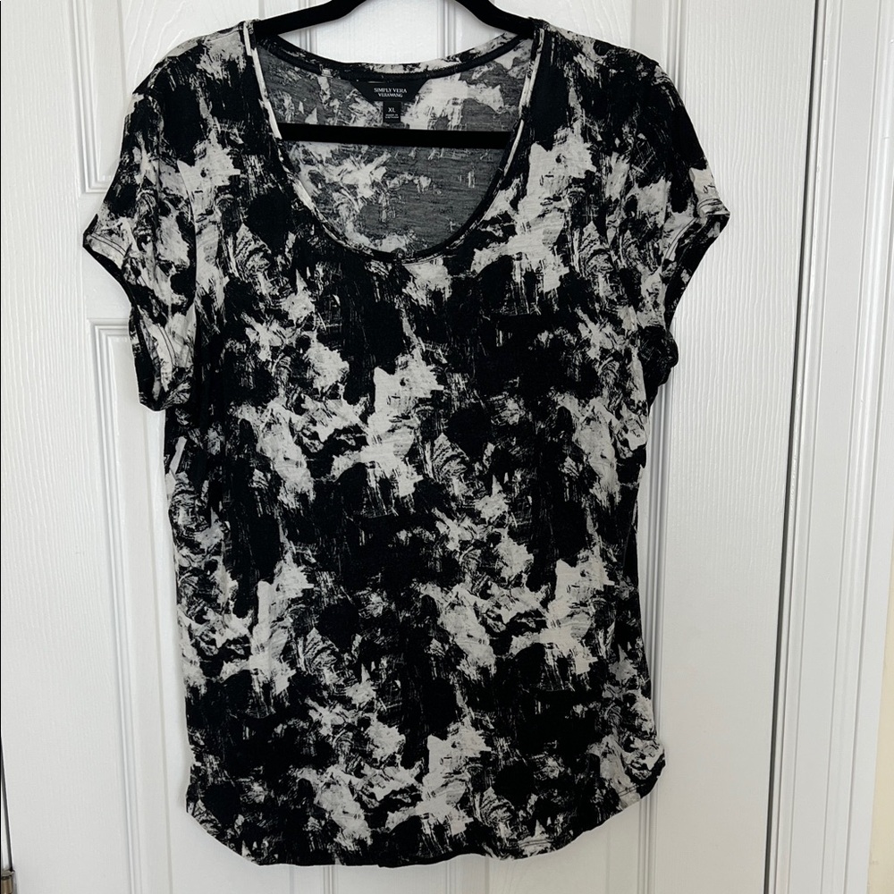 Simply Vera Vera Wang Abstract Black and White Tee - XL